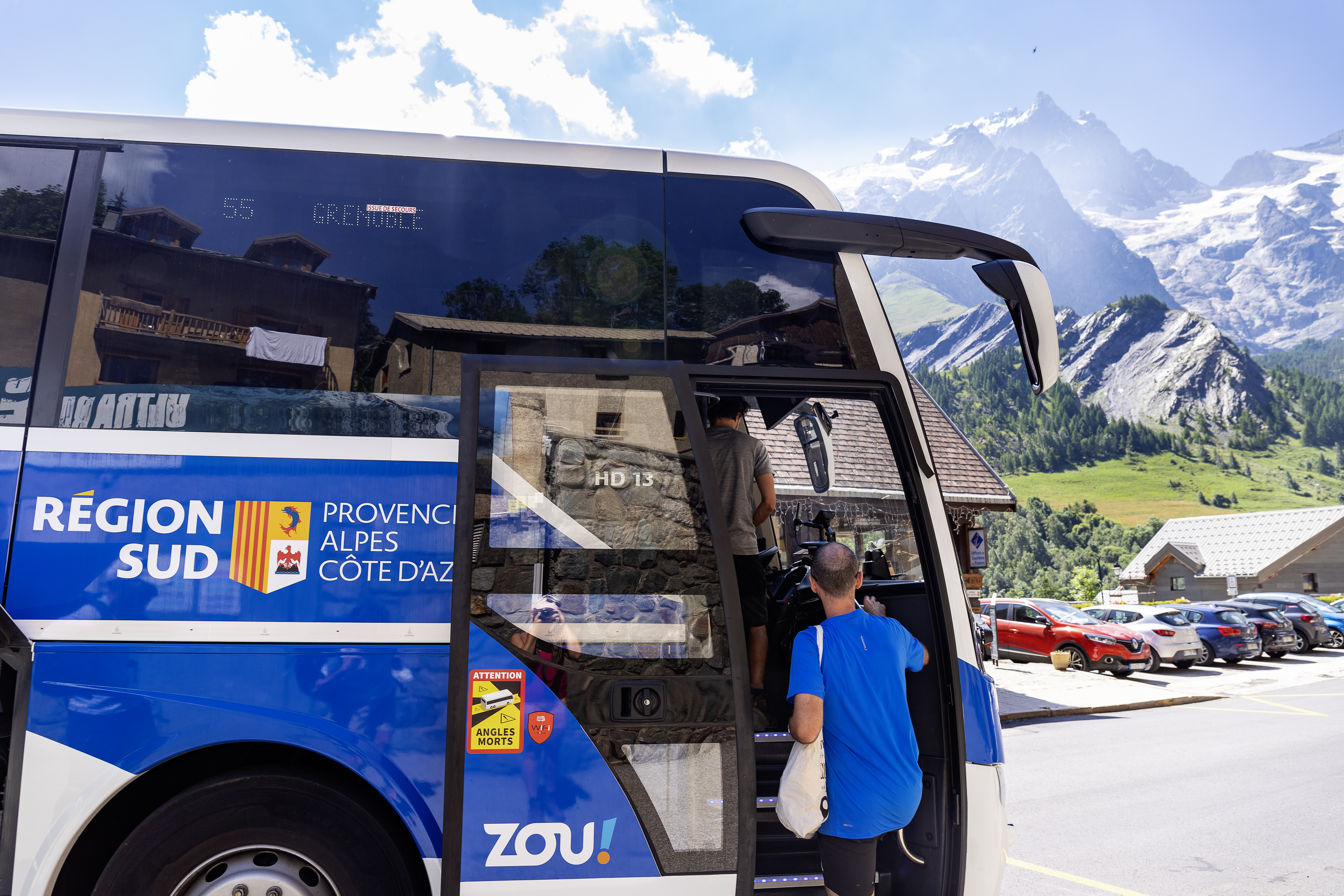 Mobilité douce : venir en train ou en bus