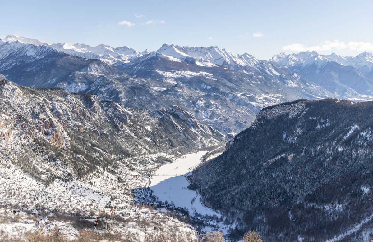 Panorama sur la plaine de Freissinières depuis l'itinéraire vers la Tête des Raisins