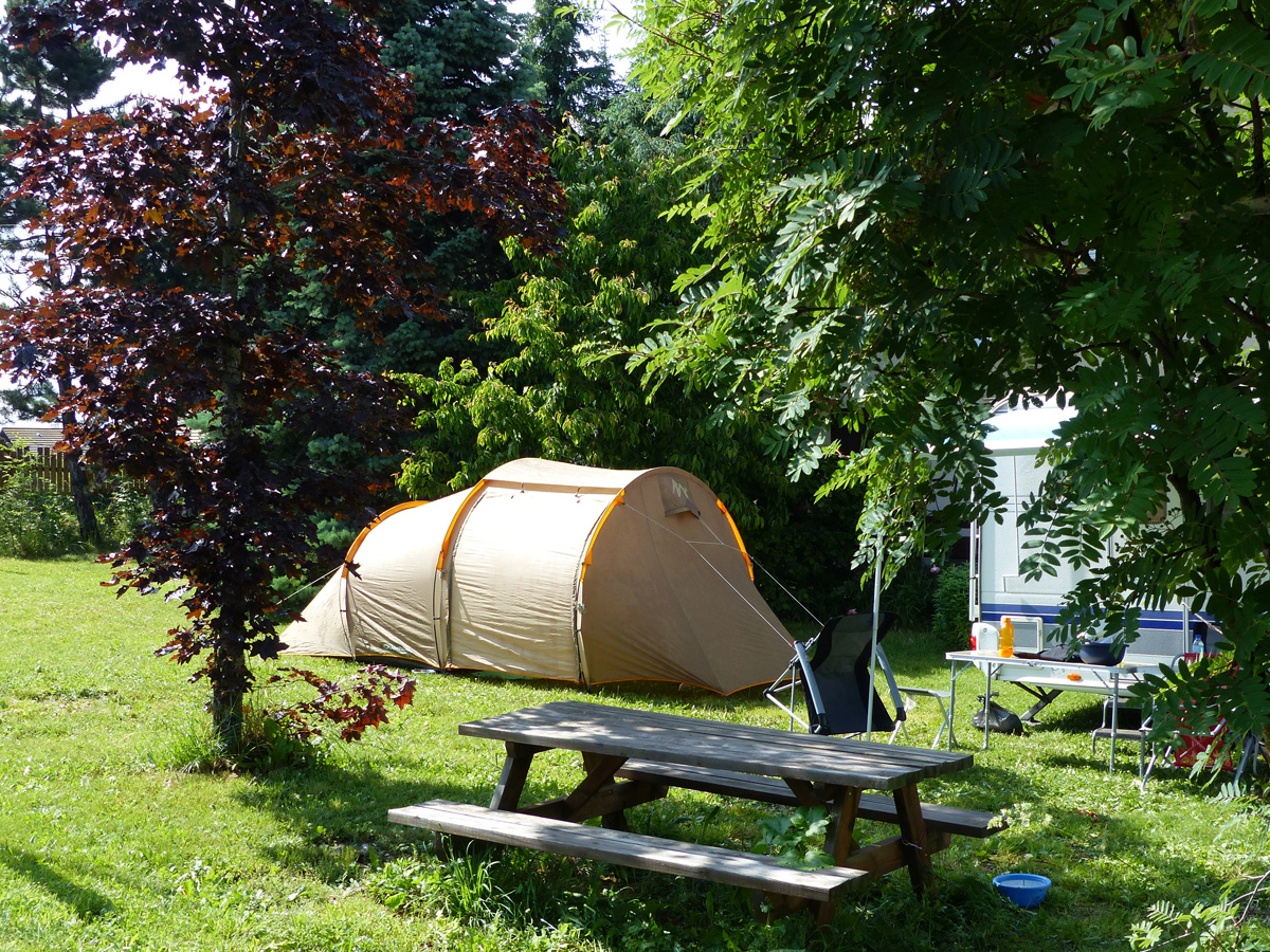 Camping Les Taillas à Ancelle, vallée du Champsaur