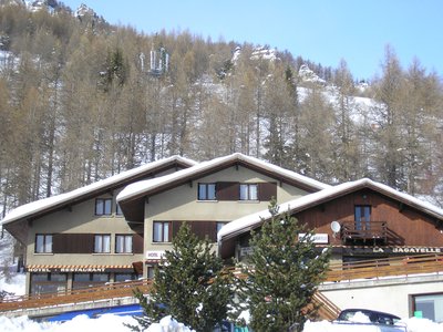 Hotel-restaurant La Bagatelle, Chaillol station, vallée du Champsaur