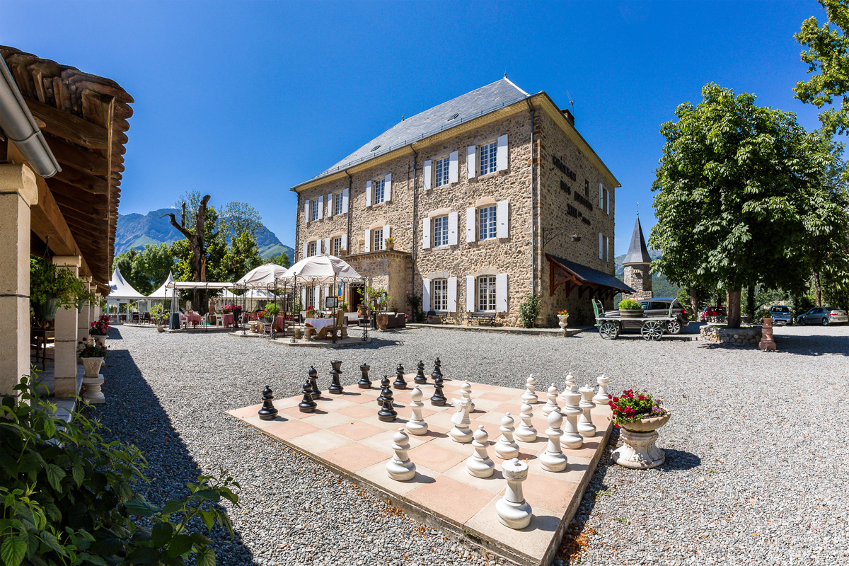 Château des Herbeys*** à Chauffayer, vallée du Valgaudemar