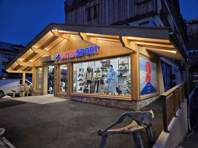 DEVANT MAGASIN