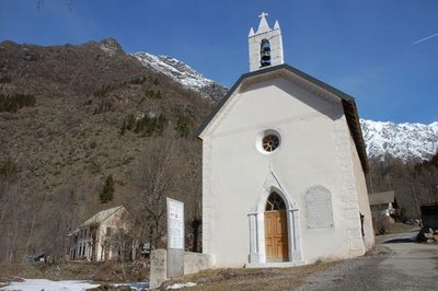 La chapelle en marbre blanc de Molines