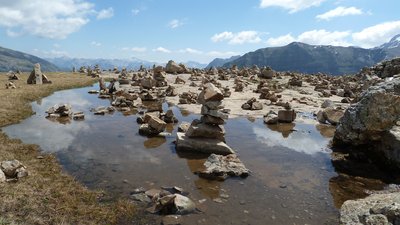 Le champ de cairns