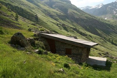 Cabane pastorale du vallon de l'Eychauda