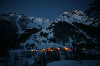 Le hameau des Boussardes au lever du jour 