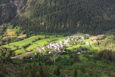 Vu plongeante sur le hameau de la Chalp