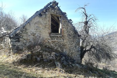 Les fermes abandonnées aux Touisses
