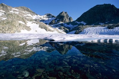 Lac de Crupillouse enneigé