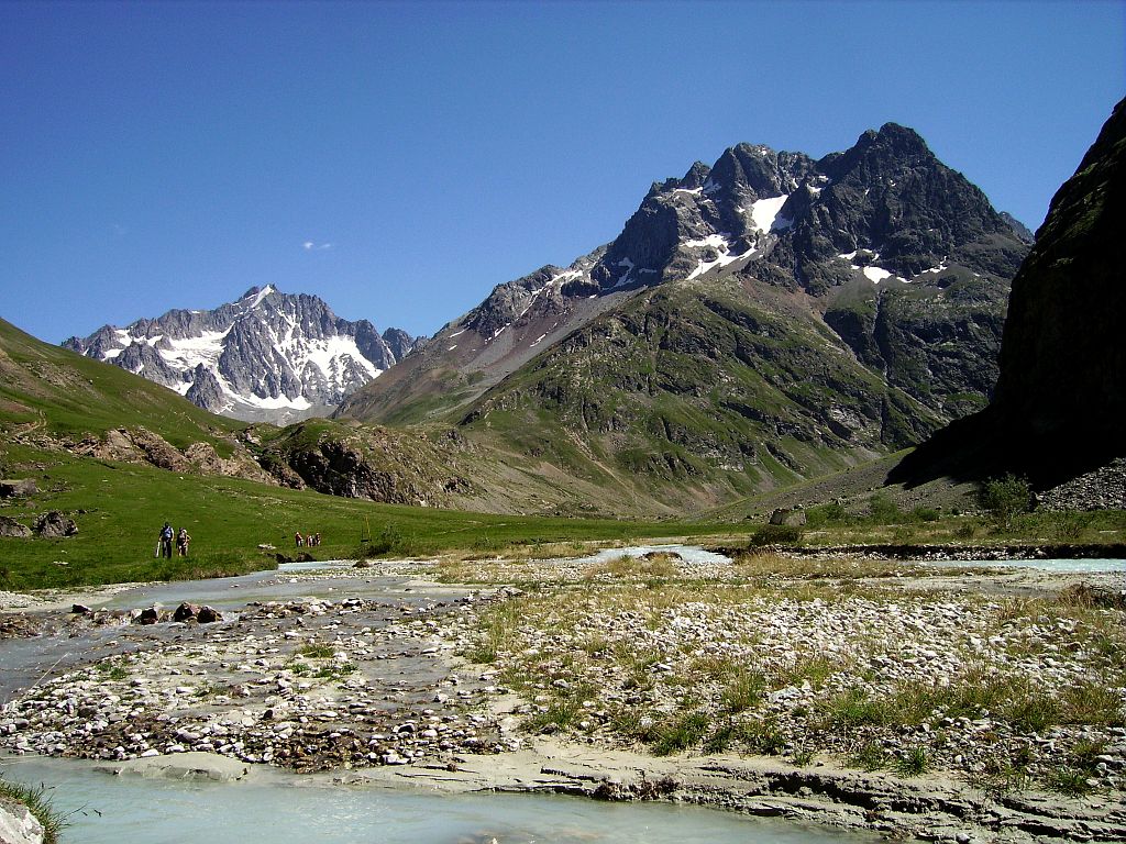 The Alpe de Villar dArêne - Ecrins trekking