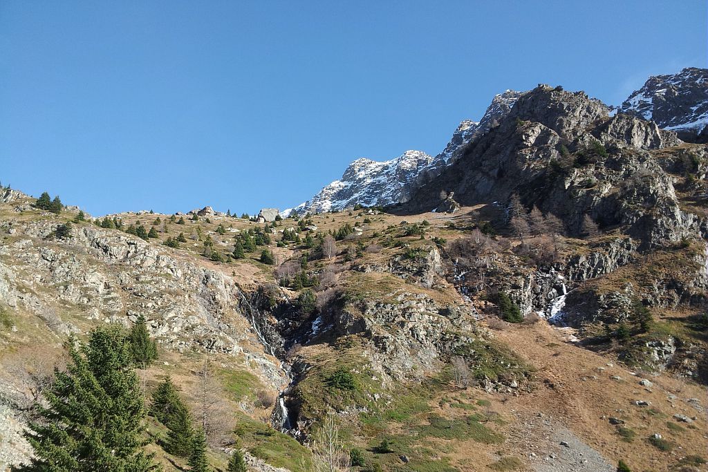 Sentier menant au vallon de la Chalp