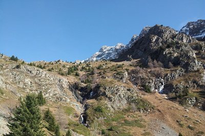 Sentier menant au vallon de la Chalp