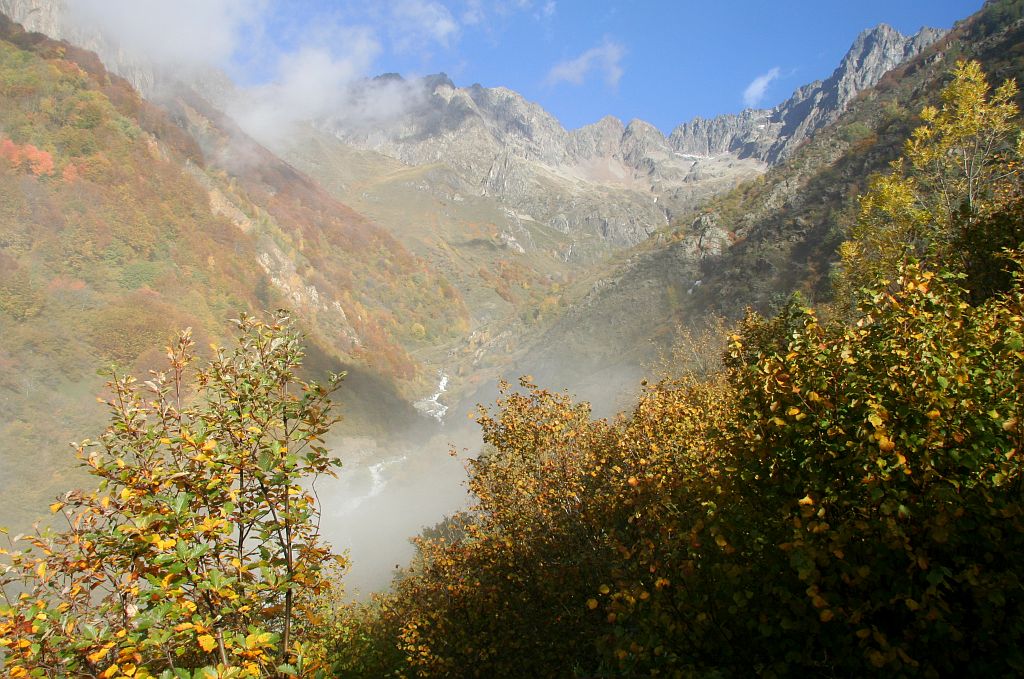 Vue sur le torrent du Villar et les Souffles