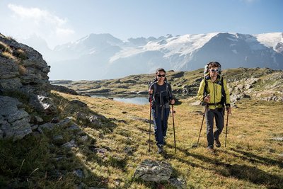 Randonneurs sur le plateau d'Emparis