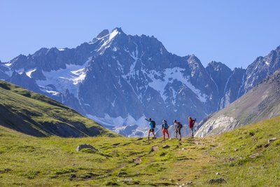 Vers le refuge de Villar d'Arène, les Agneaux au fond.