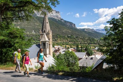 Vue sur le clocher de Vallouise