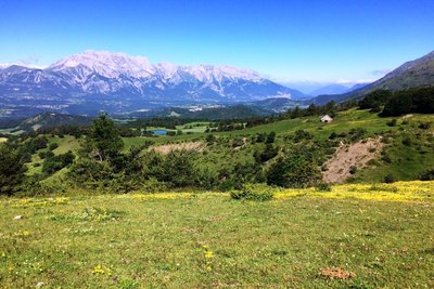 Lac de Barbeyroux en contrebas