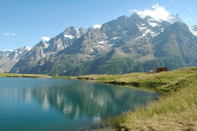 Le massif du la Meije vu du lac du Pontet