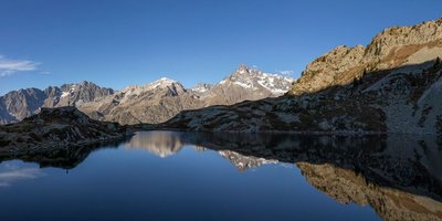 Lac de Pétral, l'Olan en fond