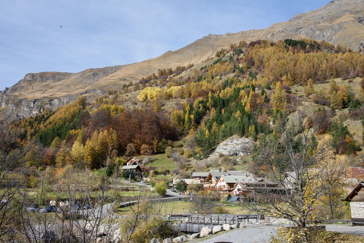 Le hameau des Gourniers à l'automne, Réallon