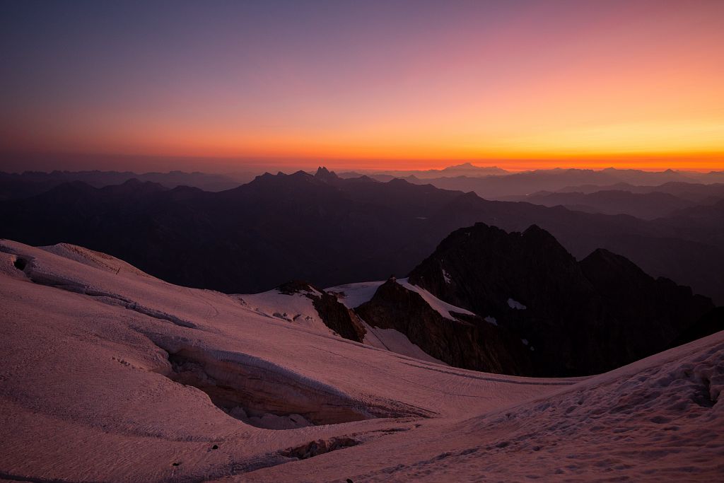 Lever de soleil sur le Glacier de l'Homme