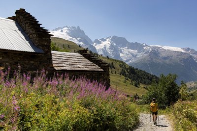 Hameau du Plot, montée au lac du Goléon