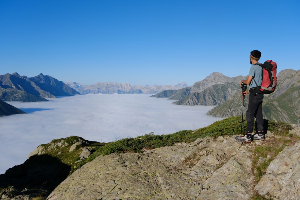 Mer de nuage sur la vallée du Valgaudemar depuis le lac Lautier